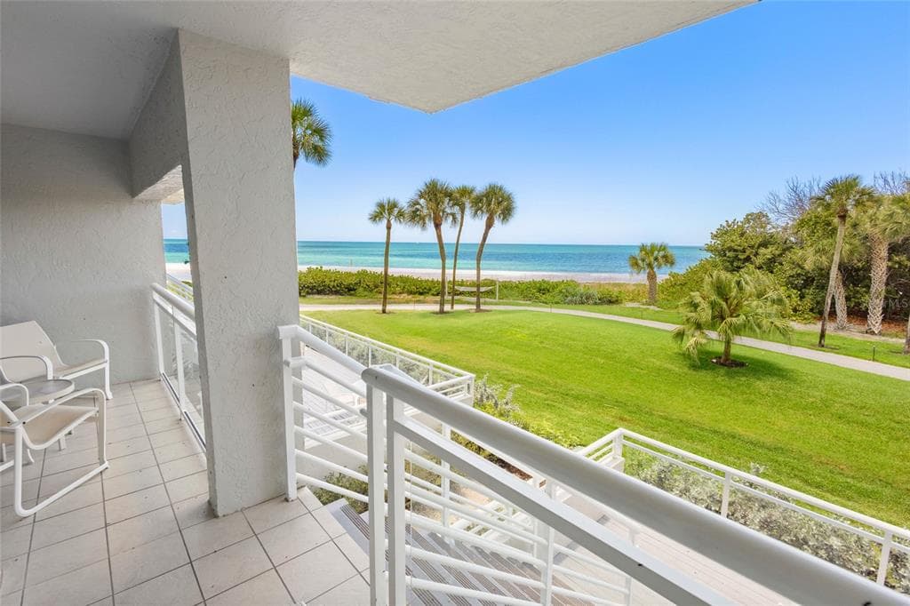 240 SANDS POINT ROAD 4104 photo 23