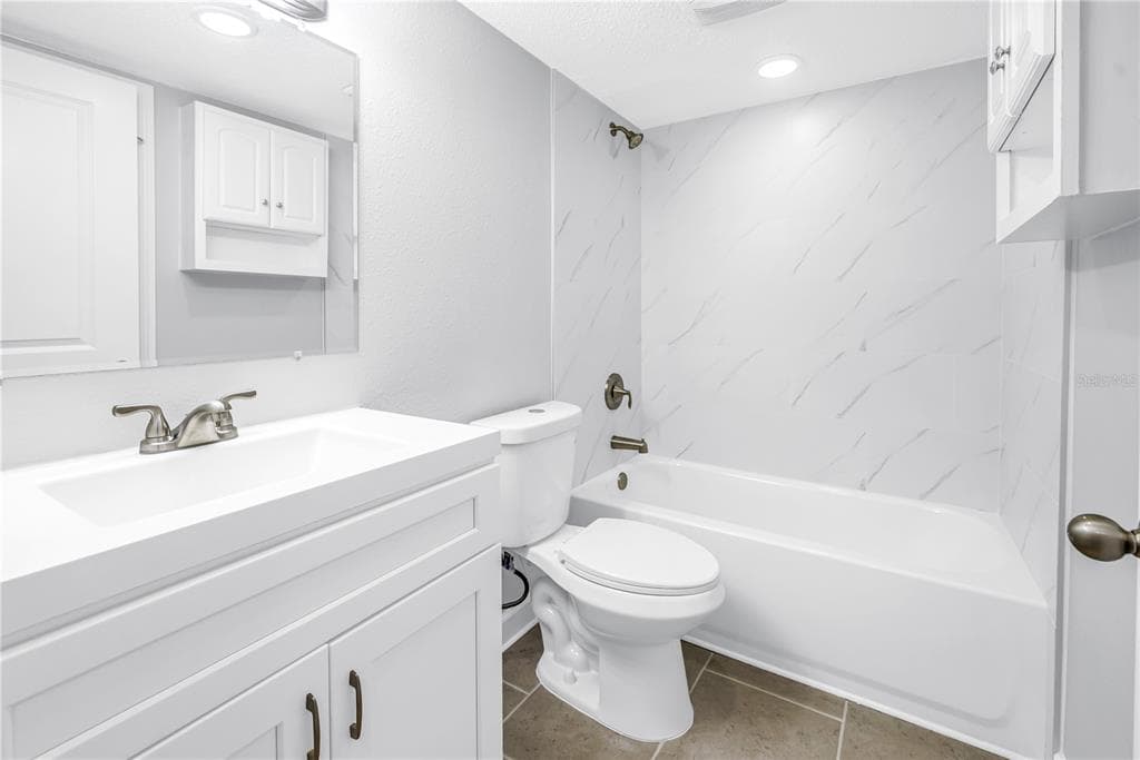 4435 1ST STREET NE 104 photo 17