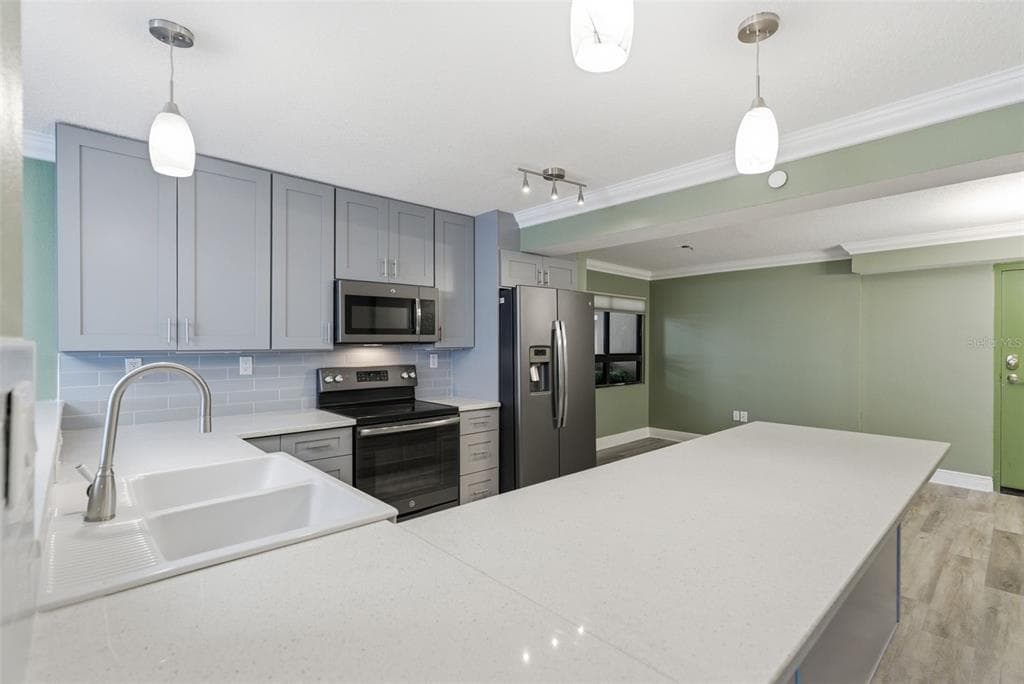 2413 BAYSHORE BOULEVARD 1004 photo 16