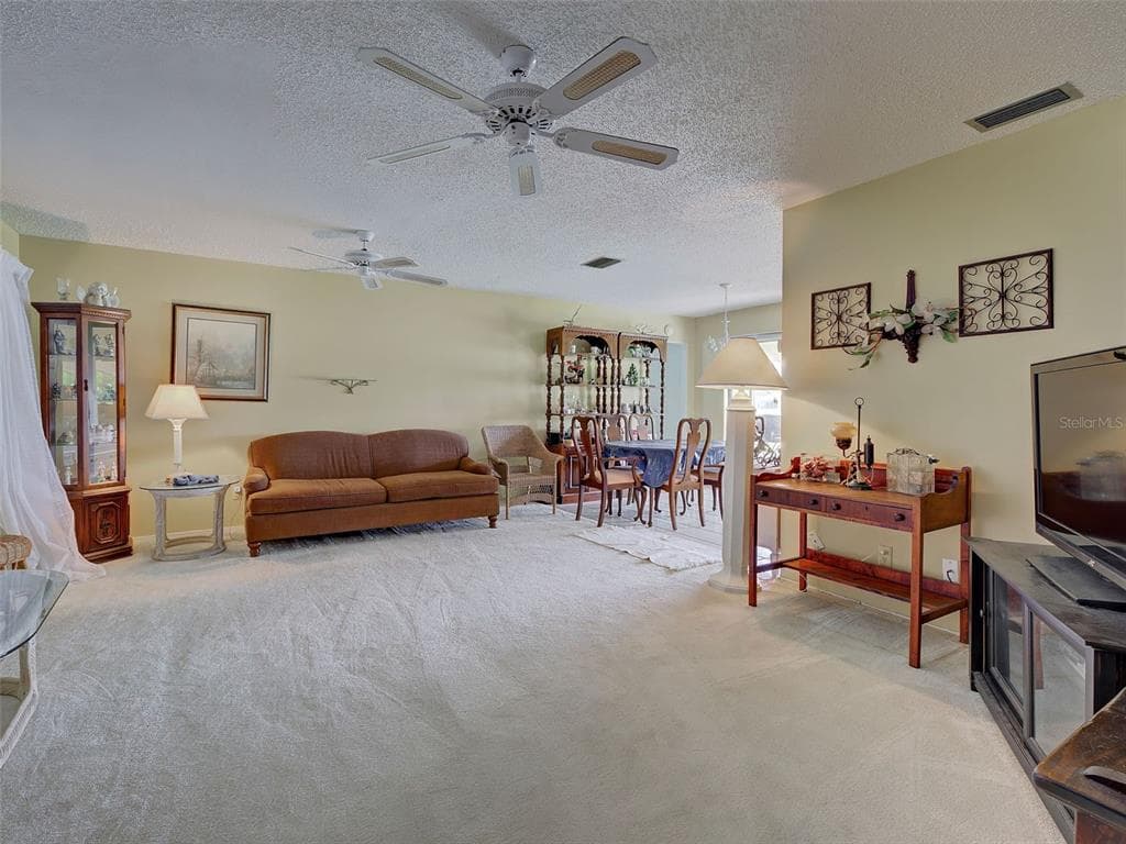 321 SHAMROCK BOULEVARD photo 20