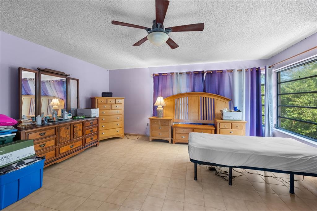 2100 AVENUE H photo 16