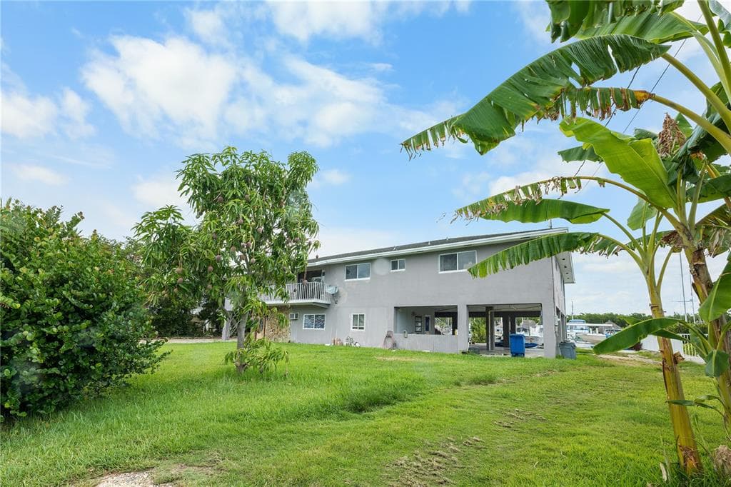 2100 AVENUE H photo 9