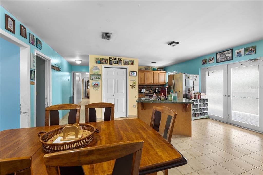 2100 AVENUE H photo 21