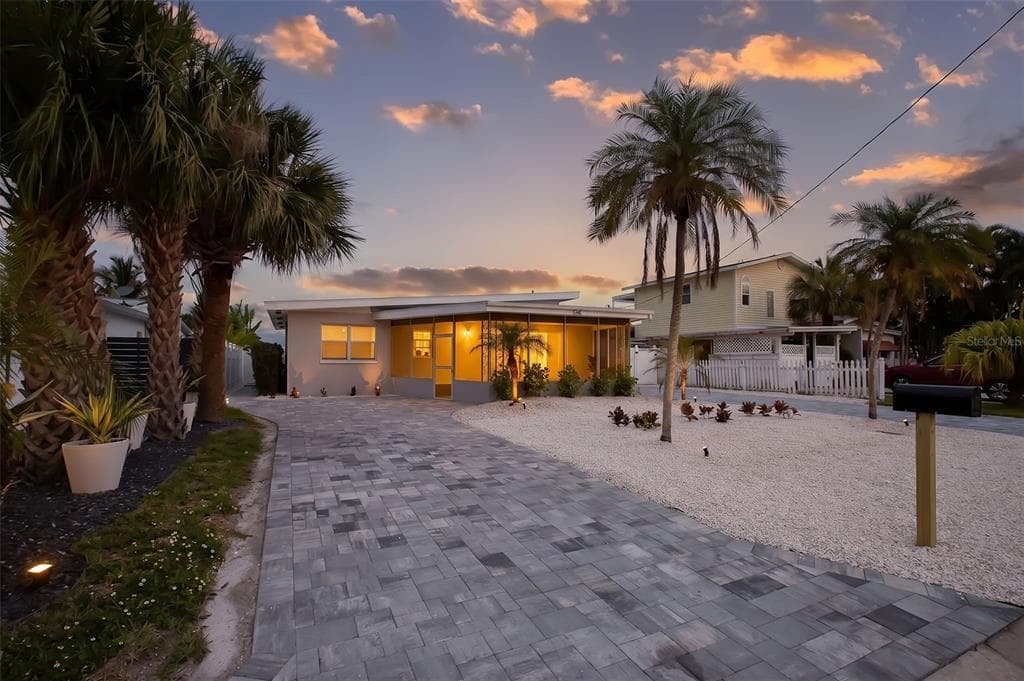708 SUNSET COVE photo 6
