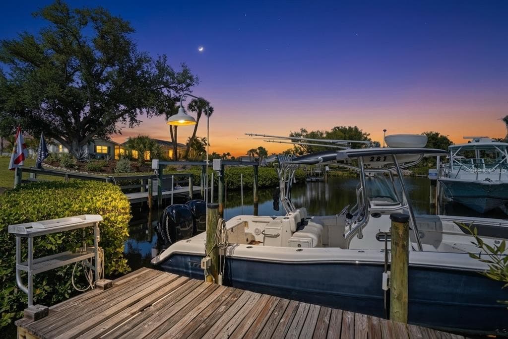314 S SHORE DRIVE photo 12