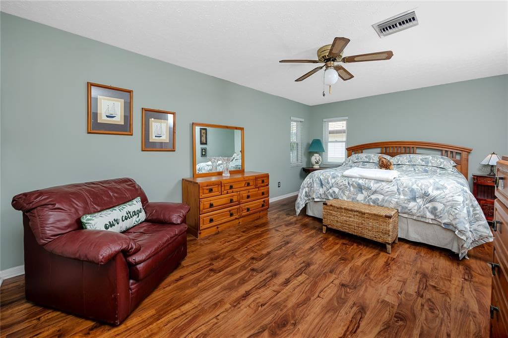 1116 KINGFISH PLACE photo 17