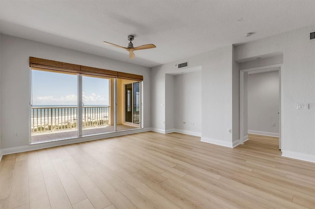 253 MINORCA BEACH WAY 604 photo 10