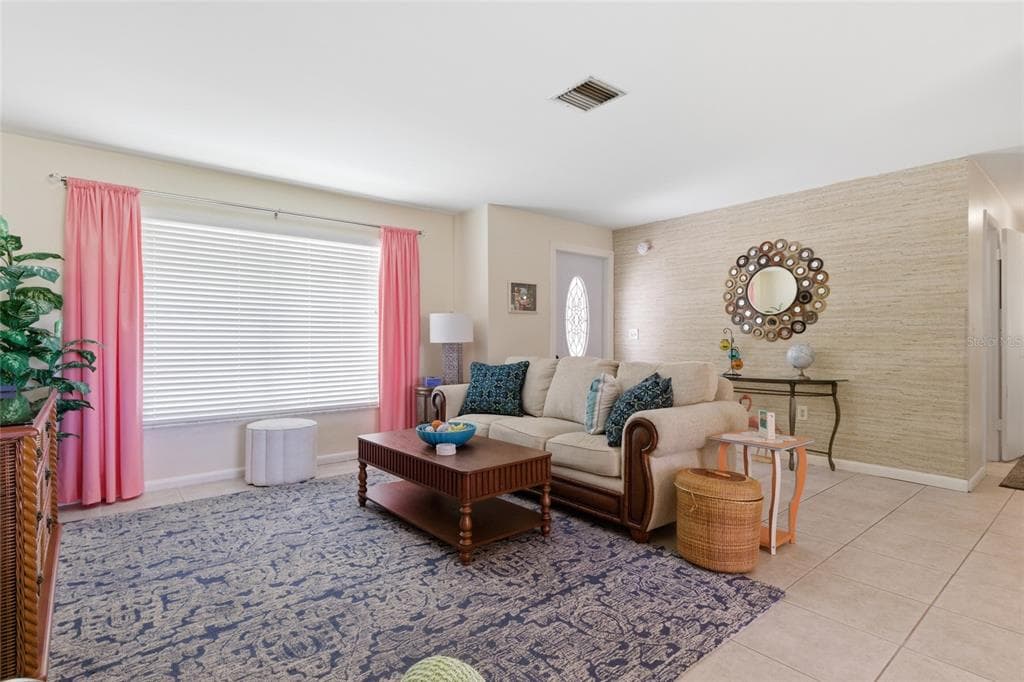 52 ANNAPOLIS LANE photo 12