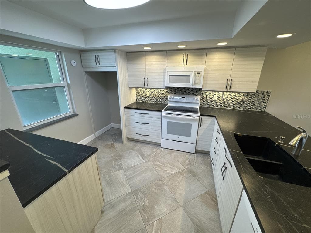 3600 BAL HARBOR BOULEVARD 1G photo 2