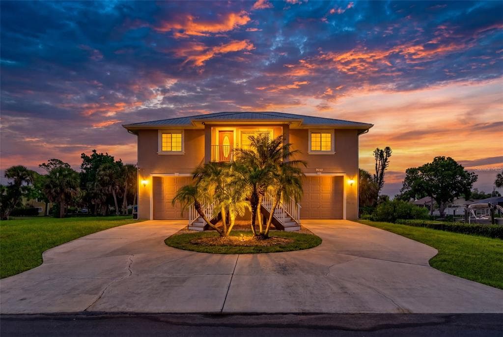 9050 CALOOSA DRIVE photo 1