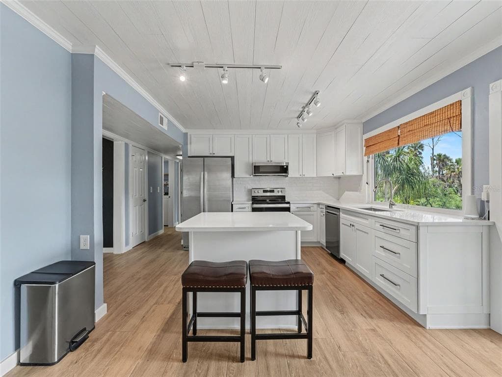 8720 BETTY STREET photo 22