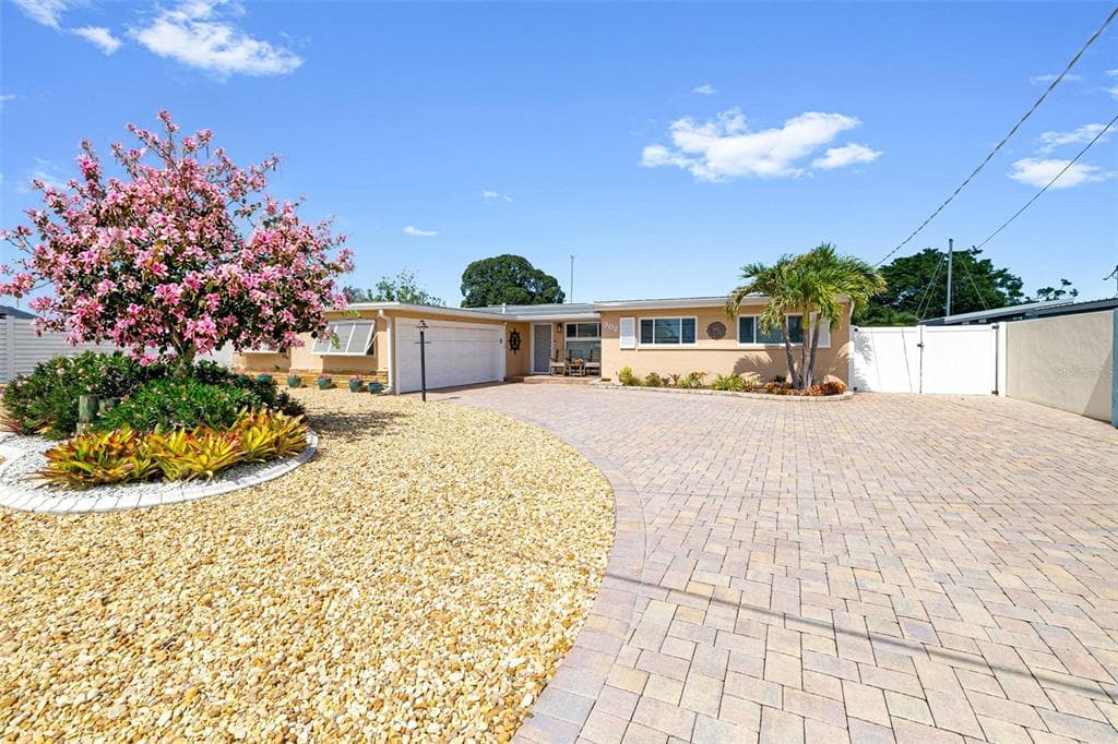 302 BRYN MAWR ISLAND photo 1