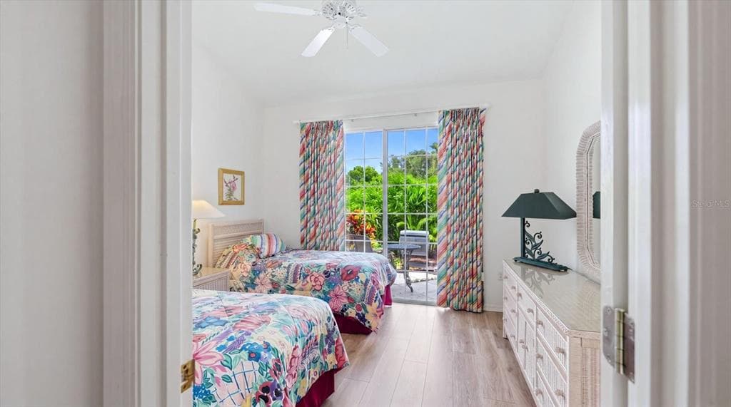 7706 WHITEBRIDGE GLEN photo 23