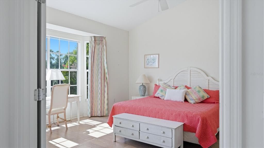 7706 WHITEBRIDGE GLEN photo 15
