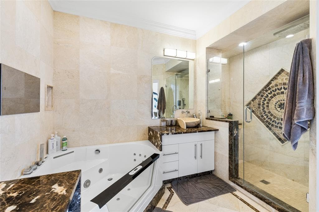 1171 VENETIAN HARBOR DRIVE NE photo 24