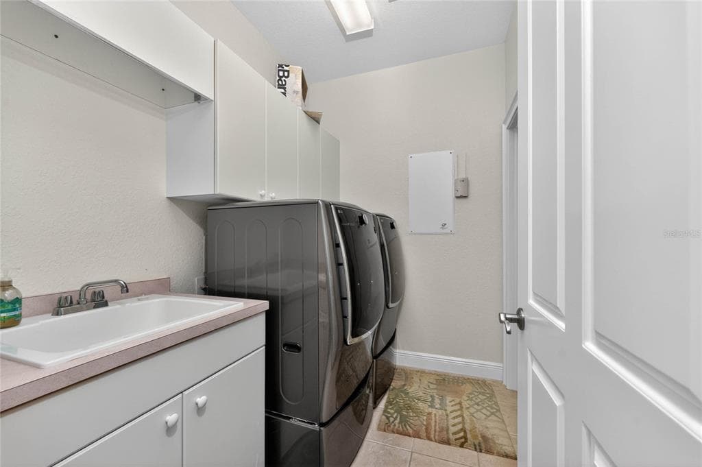 268 LEWIS CIRCLE 143 photo 24