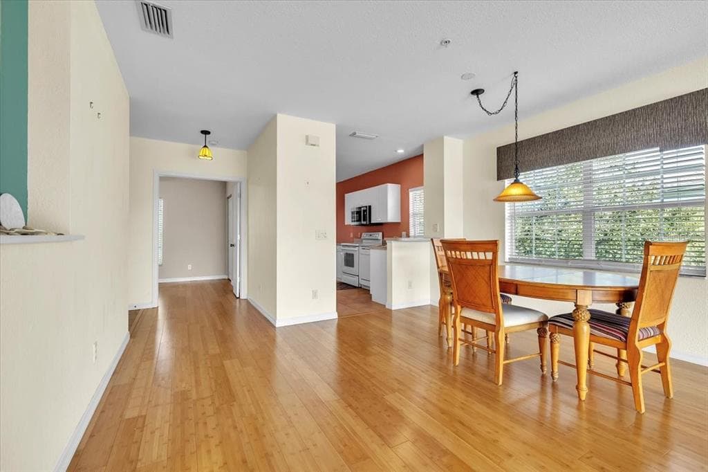 19335 WATER OAK DRIVE 301 photo 13