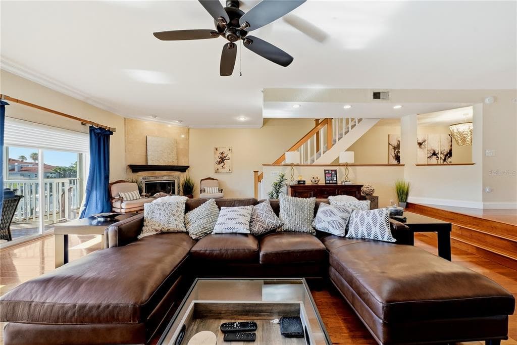 1109 PINELLAS BAYWAY S 103 photo 15