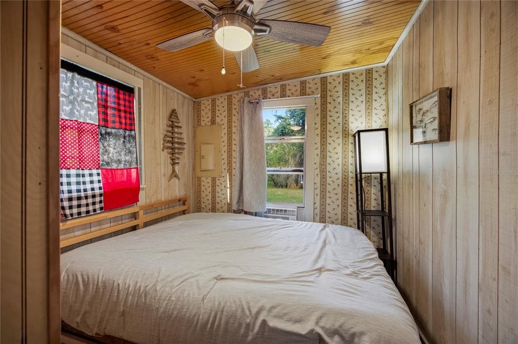 1847 STATE ROAD 20 photo 8