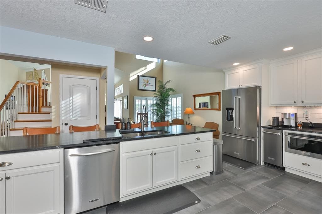831 SYMPHONY ISLES BOULEVARD photo 11