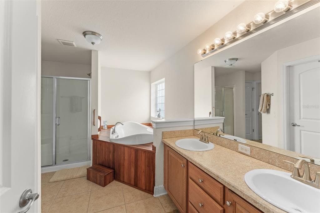 4111 ISLAND LAKES DRIVE photo 25