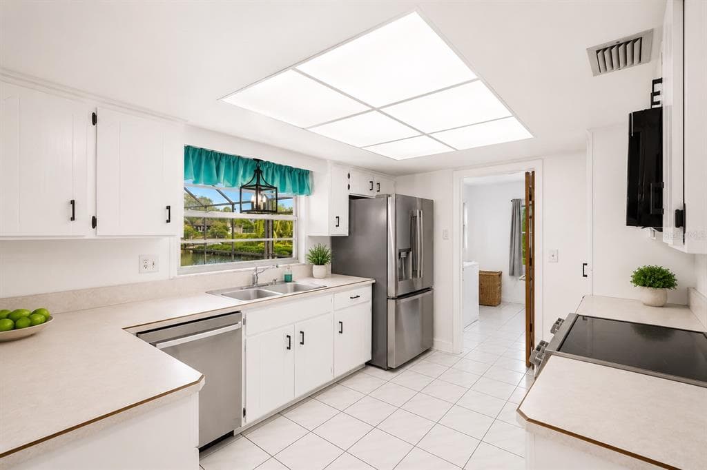 31 FLEMING COURT photo 15