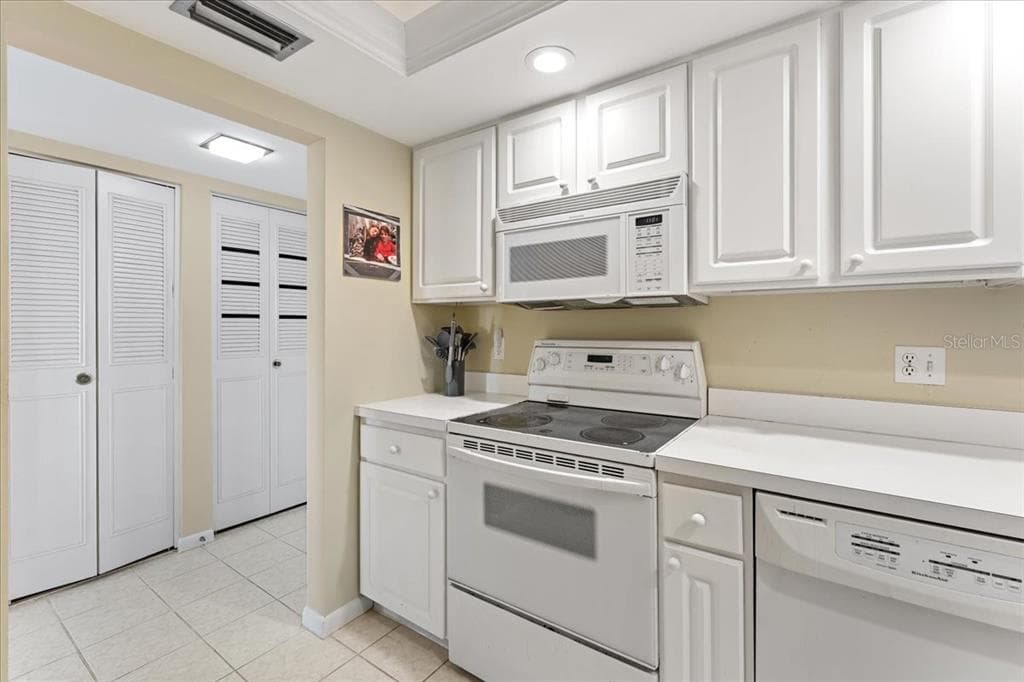 5220 BRITTANY DRIVE S 1501 photo 20