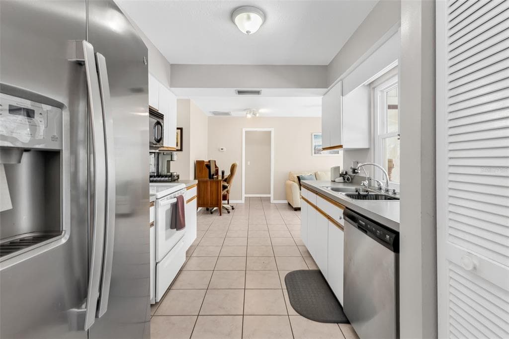 9532 GALAXIE CIRCLE photo 13