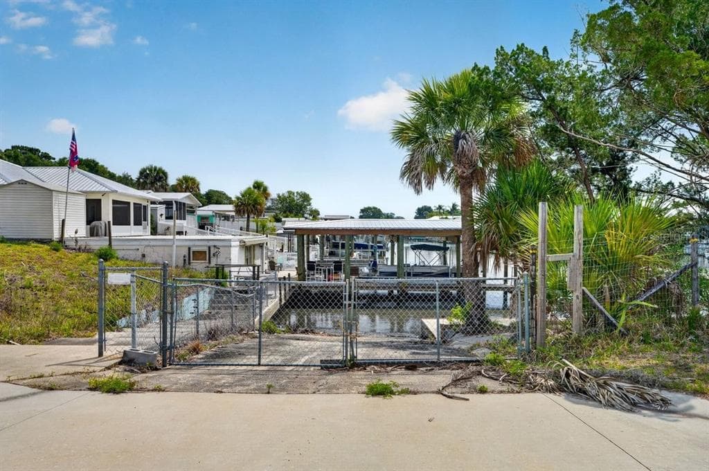 124 RANDLE AVENUE photo 16