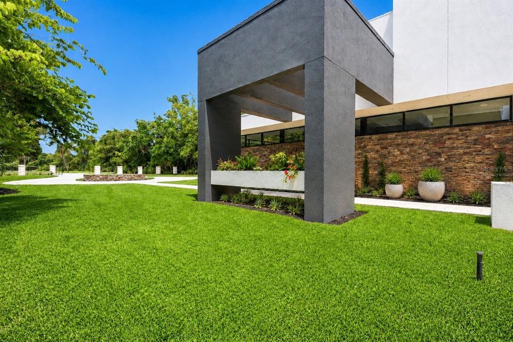 3330 EHRLICH ROAD photo 13