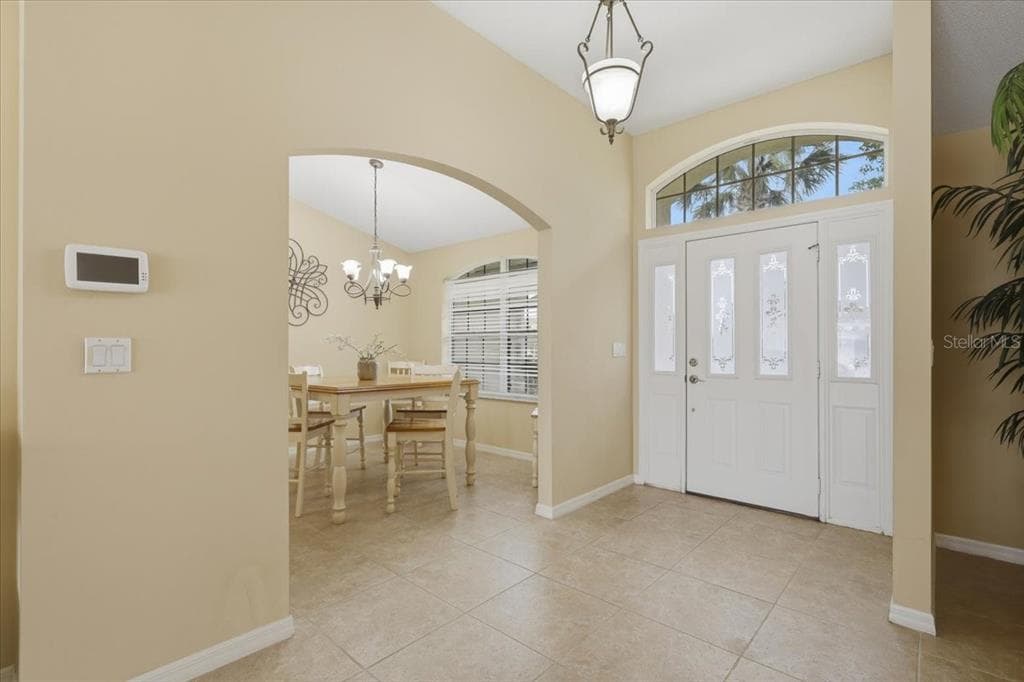 36 CLOVERDALE COURT N photo 18