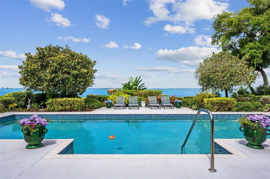 8152 LONGBAY BOULEVARD photo 3
