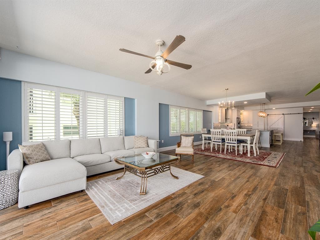 19600 GULF BOULEVARD 102 photo 7