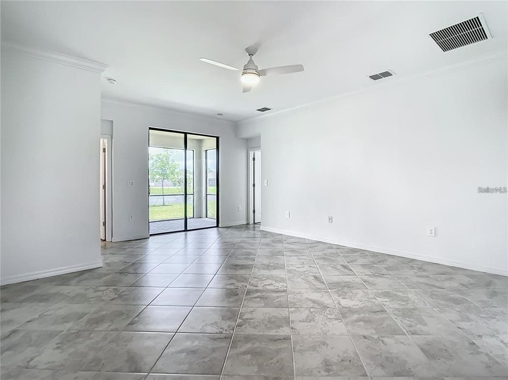 11100 BALFOUR STREET photo 13