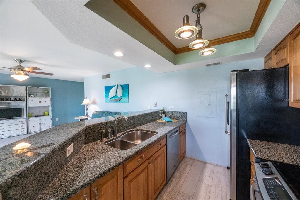 1125 PINELLAS BAYWAY S 305 photo 15