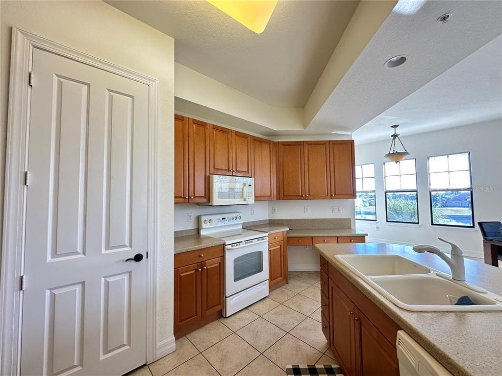 98 VIVANTE BOULEVARD 98315 photo 24