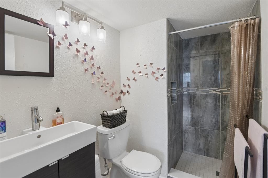5727 BISCAYNE COURT 209 photo 9