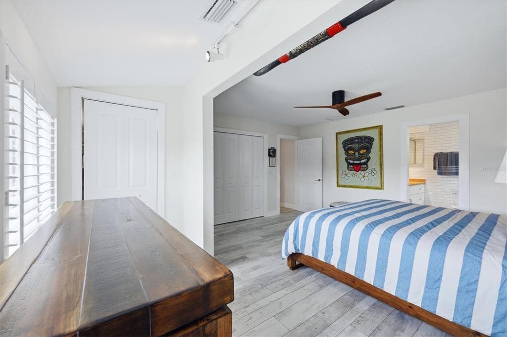 104 WHISPERING SANDS DRIVE V27 photo 17
