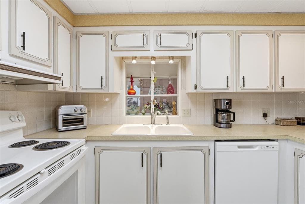 520 IMPERIAL DRIVE photo 8