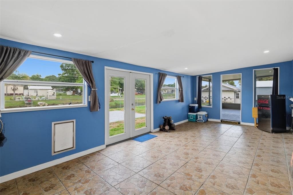 421 WATERVIEW DRIVE photo 21