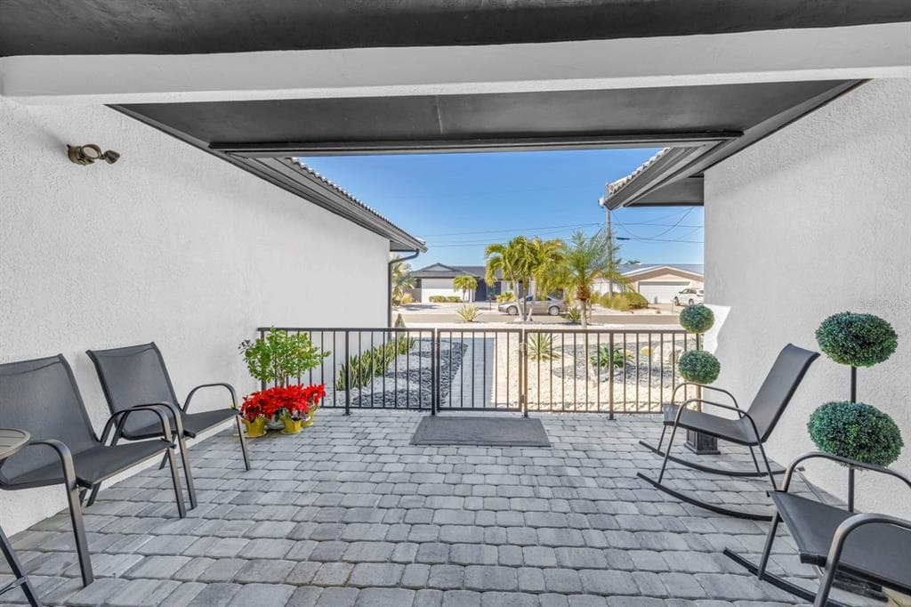 795 CAPRI BOULEVARD photo 6