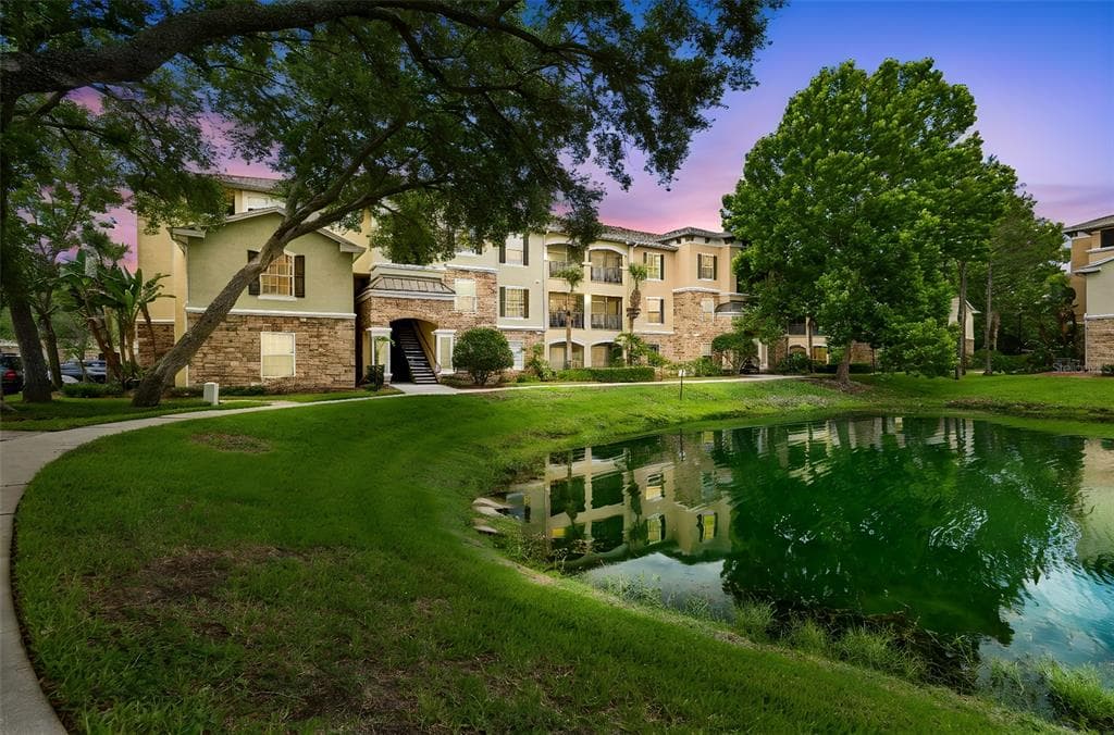 10203 COURTNEY PALMS BOULEVARD 103 photo 2
