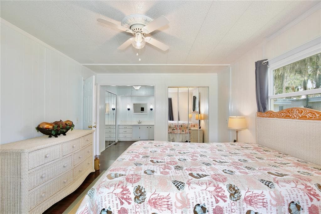 105 CANAL VIEW photo 18