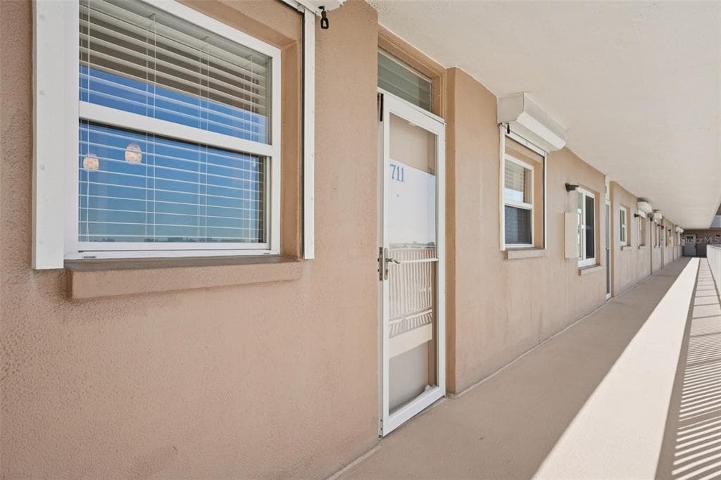 1847 SHORE DRIVE S 711 photo 5
