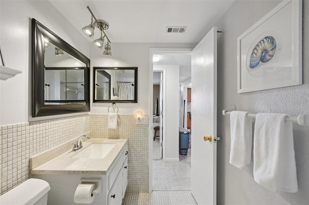 1847 SHORE DRIVE S 711 photo 25