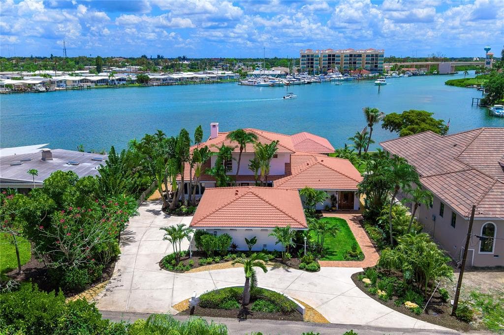 330 W BAY DRIVE photo 5