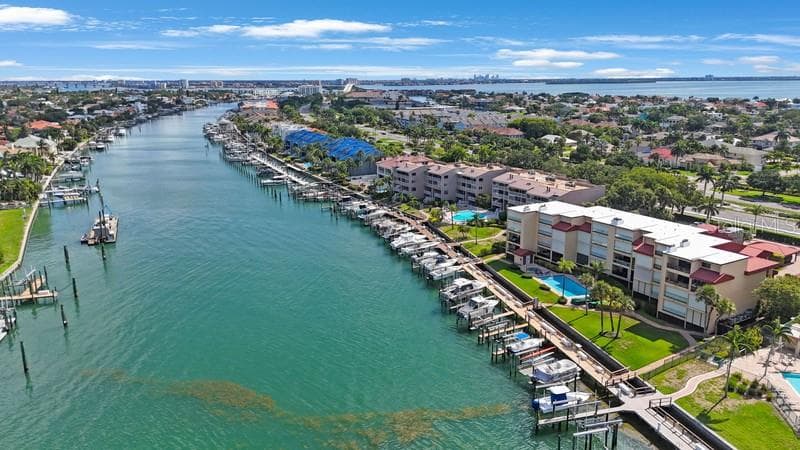 1060 PINELLAS BAYWAY S 103 photo 10