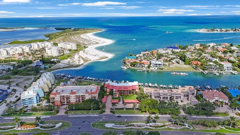 1060 PINELLAS BAYWAY S 103 photo 4