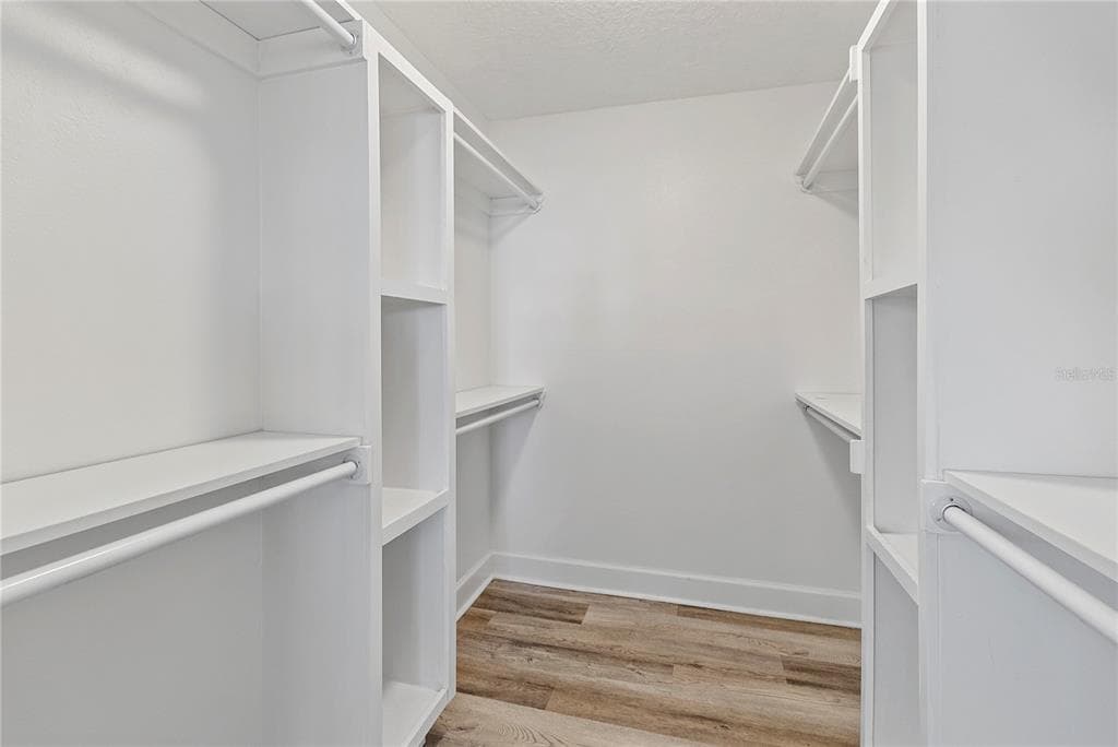 805 LEISEY CIRCLE photo 21