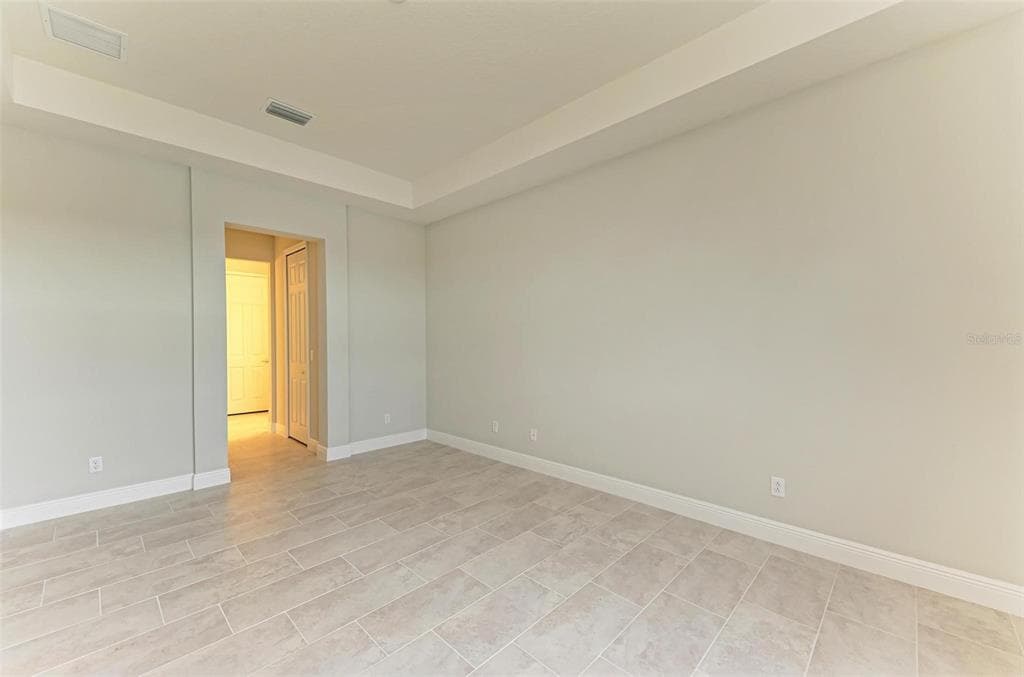 172 VAN GOGH COVE photo 13